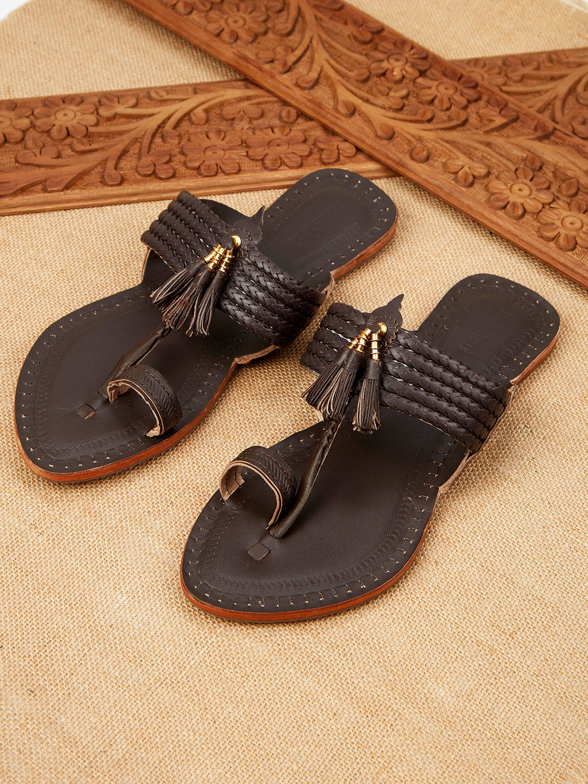 Elegant Browns Women's Kolhapuri Chappal