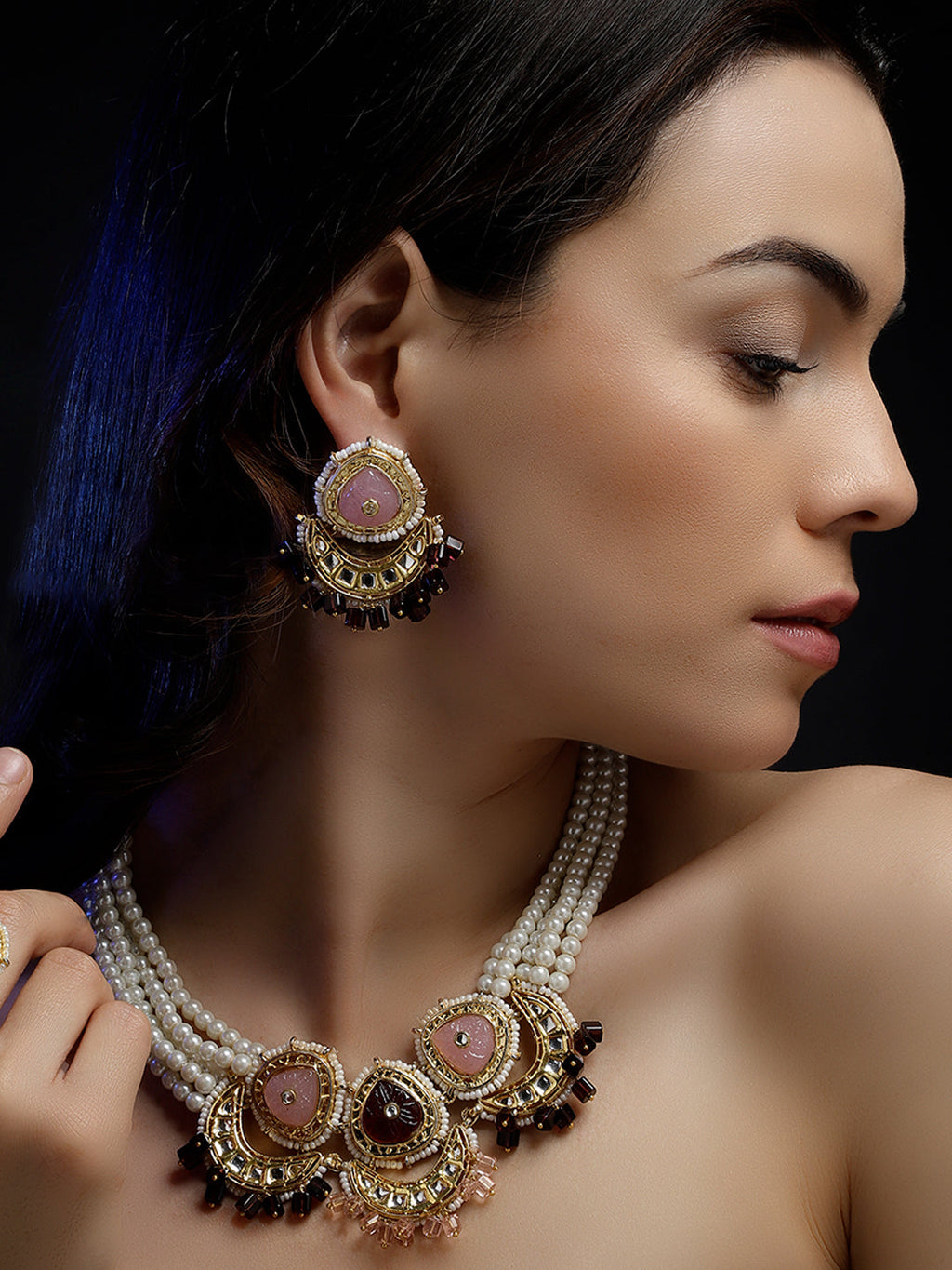 Nazakat Glow Haar with Earrings