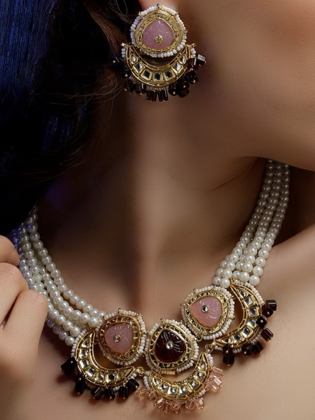 Nazakat Glow Haar with Earrings