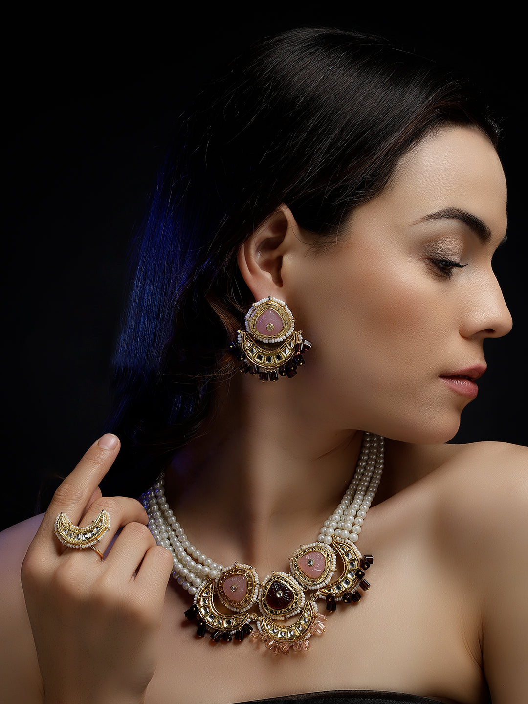 Nazakat Glow Haar with Earrings