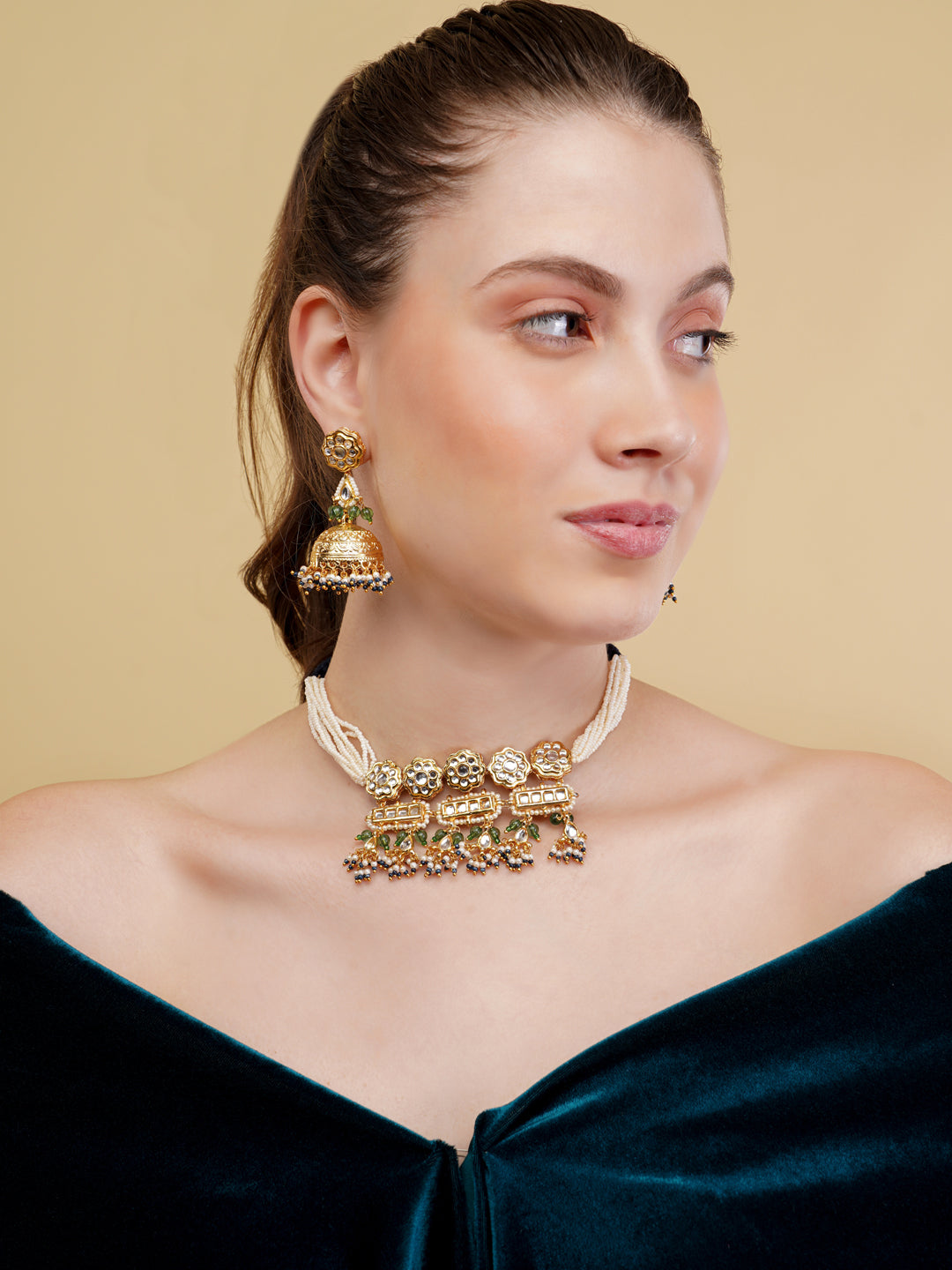 Zarreen Haar with Earrings