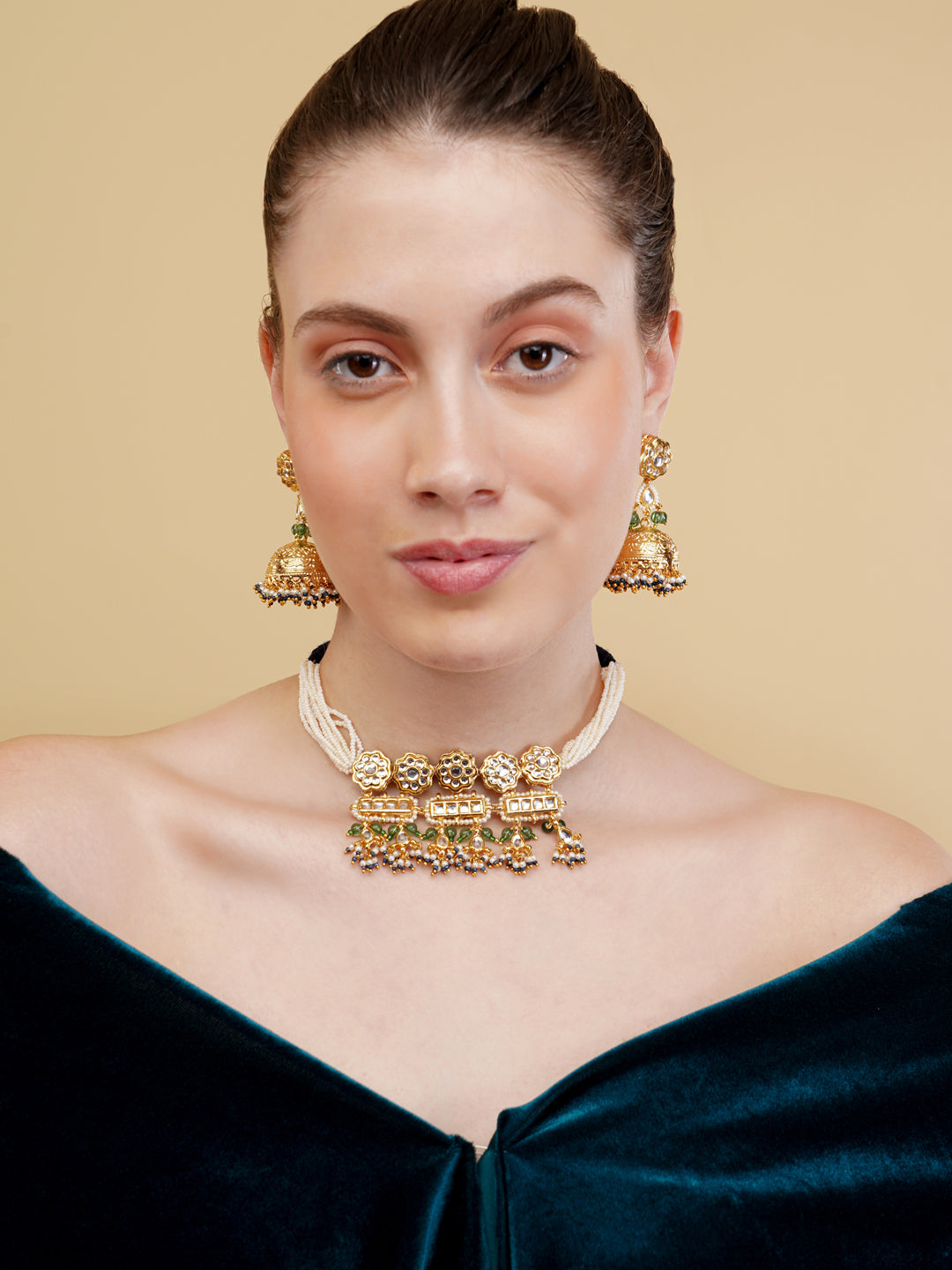 Zarreen Haar with Earrings
