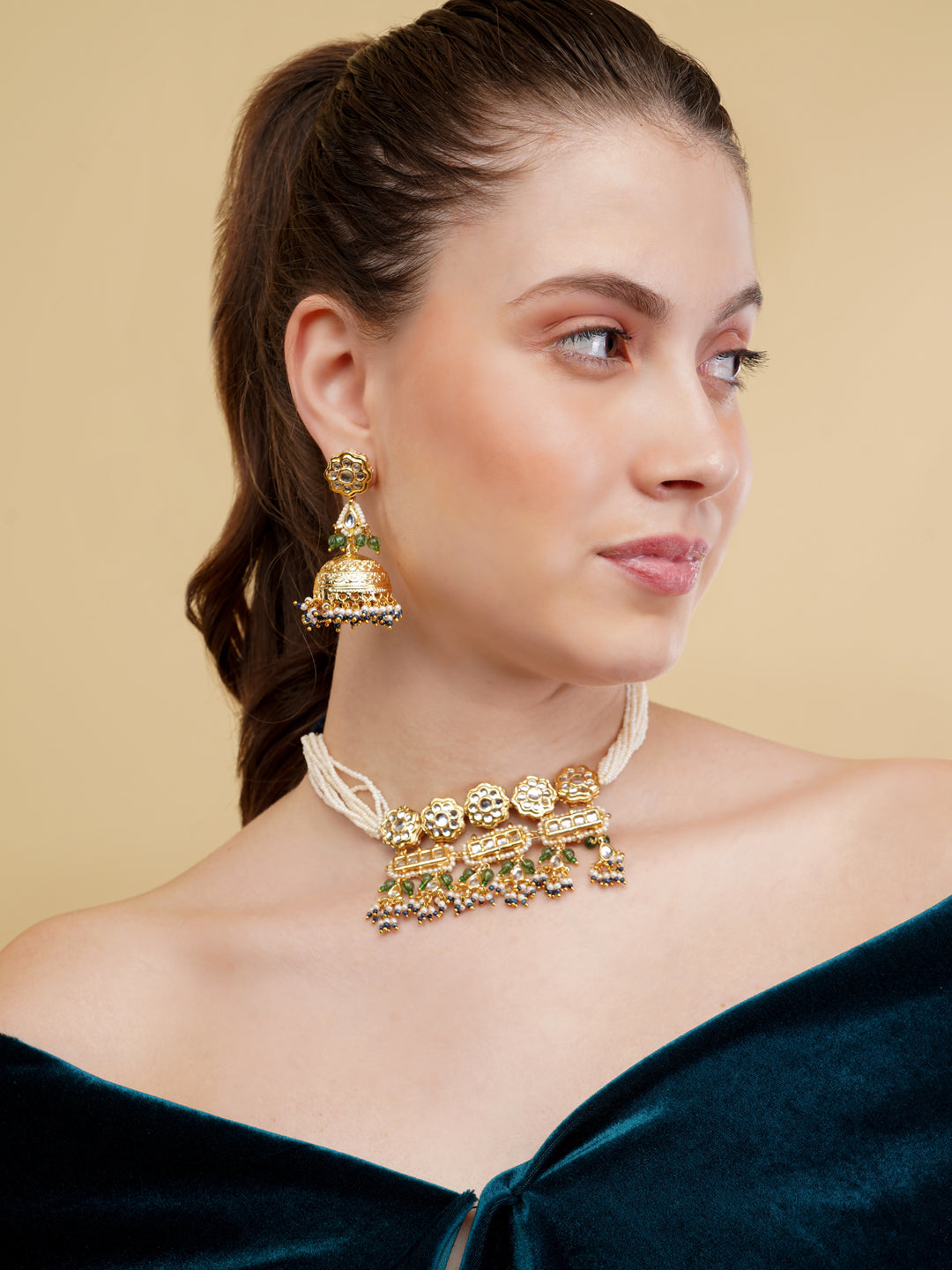 Zarreen Haar with Earrings