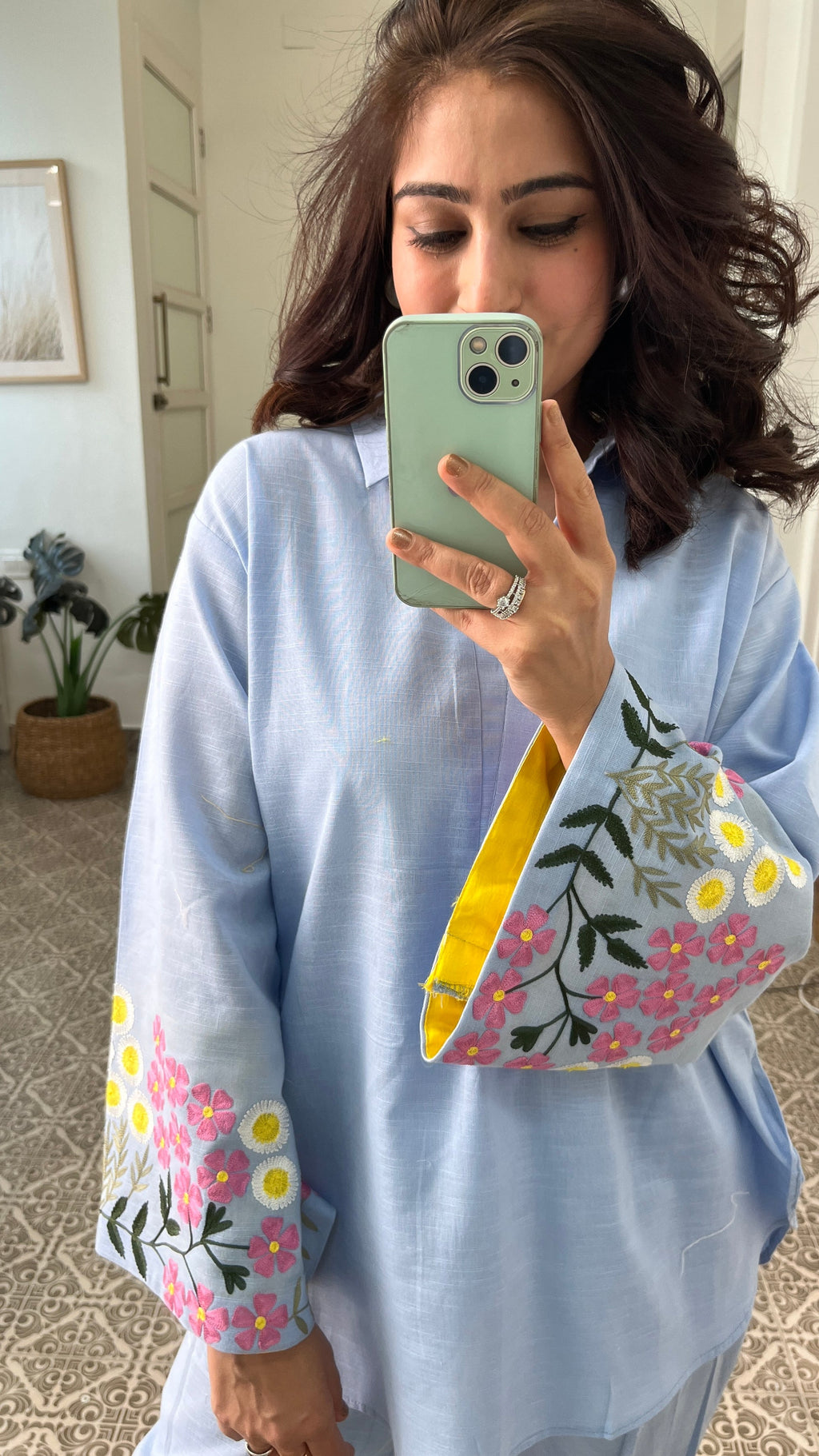 Parsi Work Embroidery Sleeves Linen Set