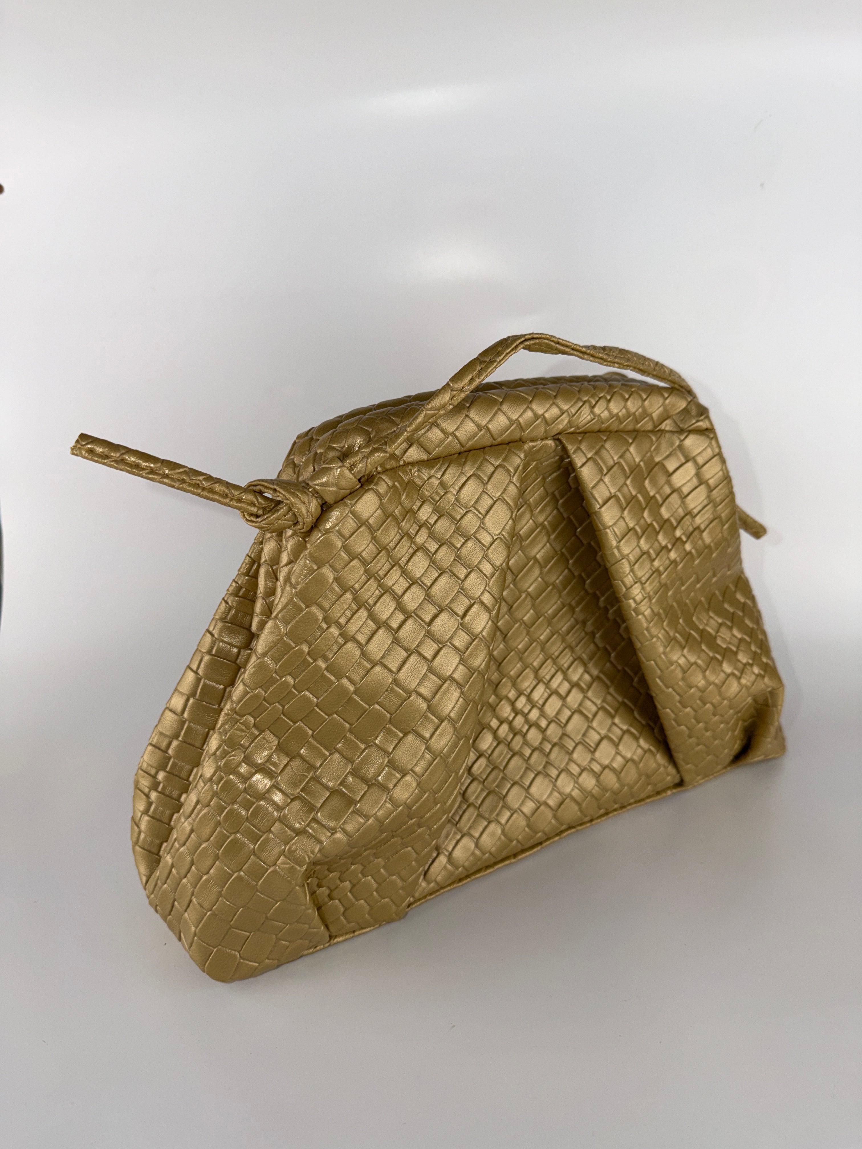 Serpentine Weave Hobo
