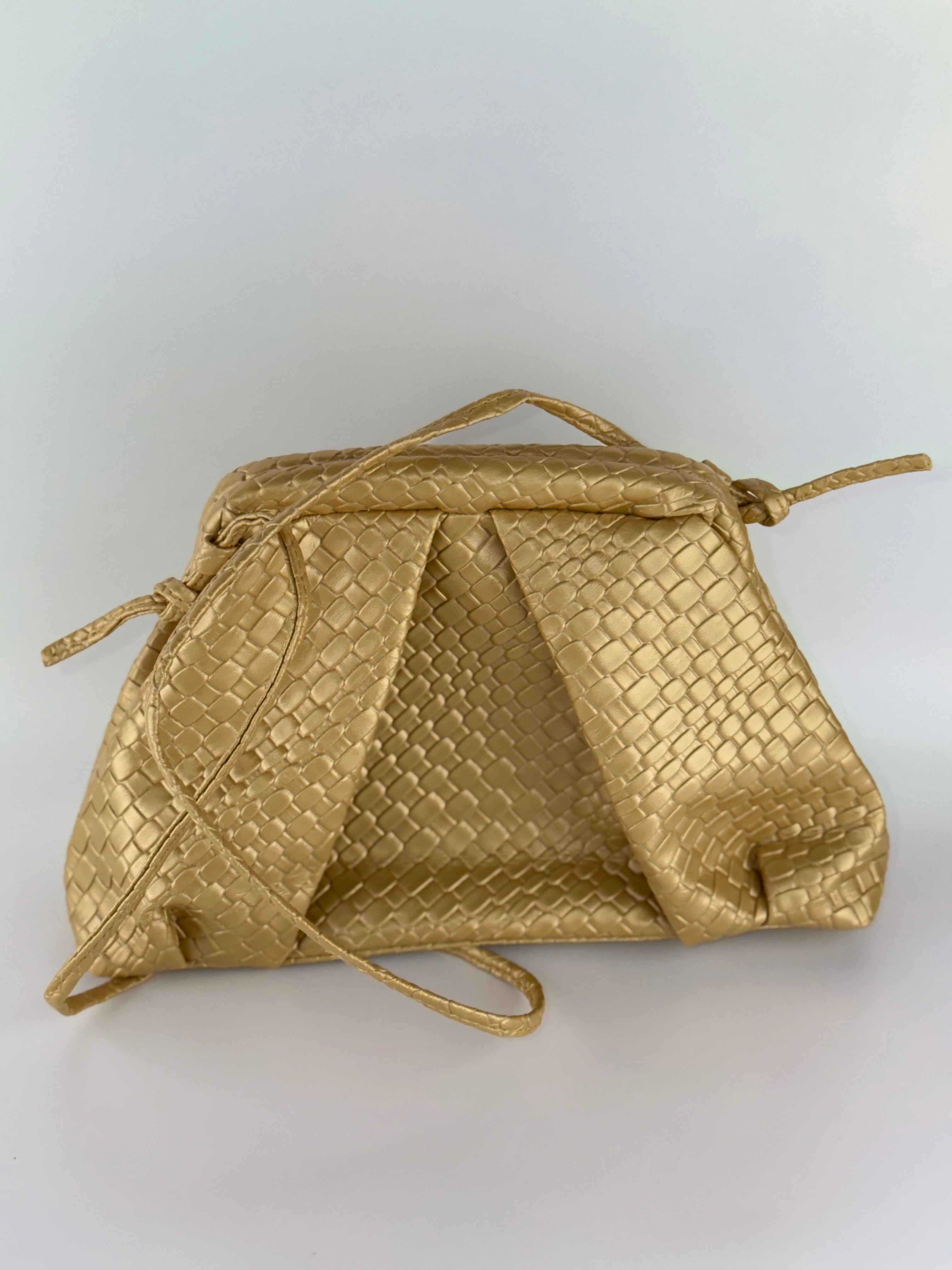 Serpentine Weave Hobo
