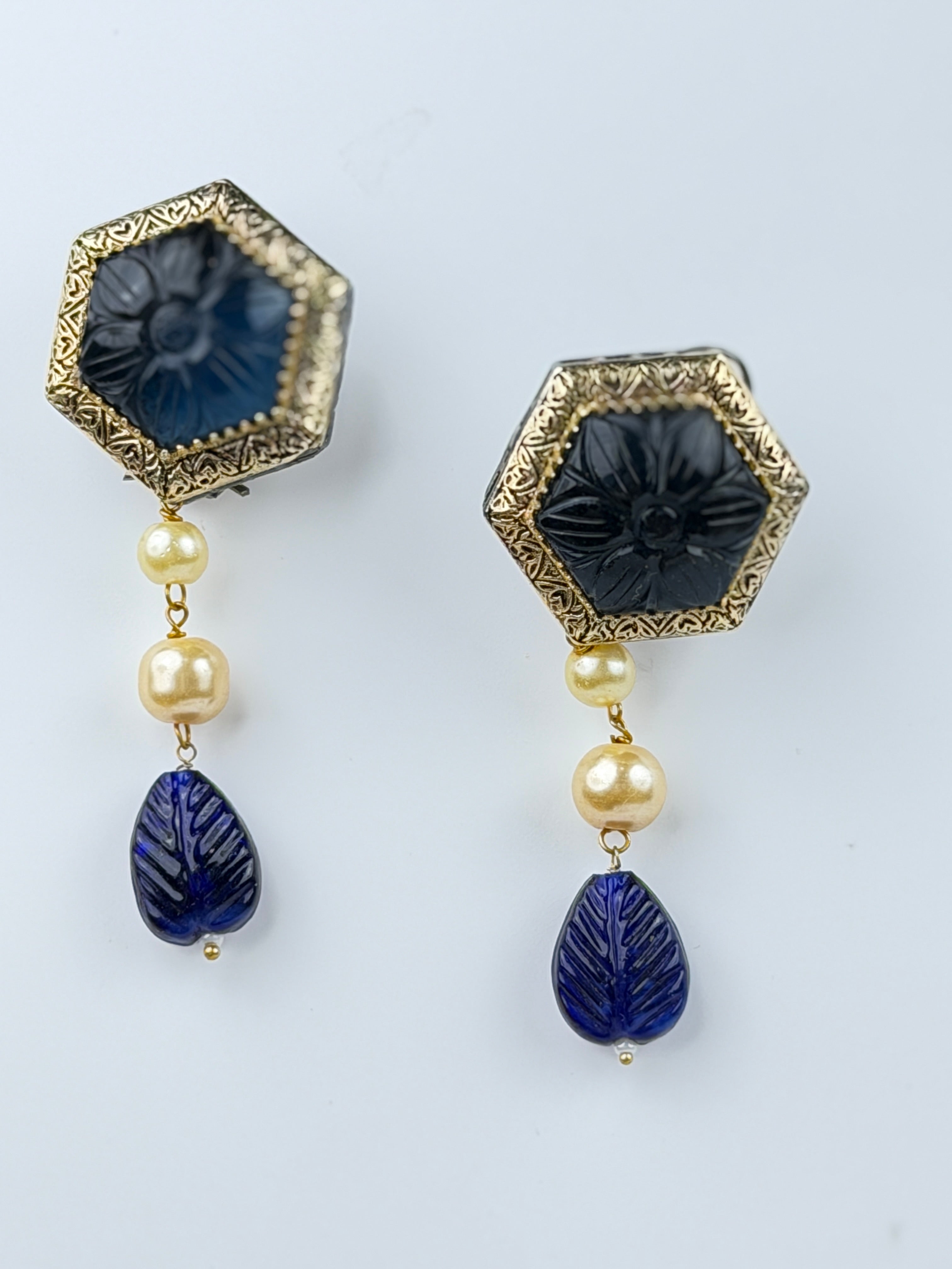 Midnight Lotus Carved Set