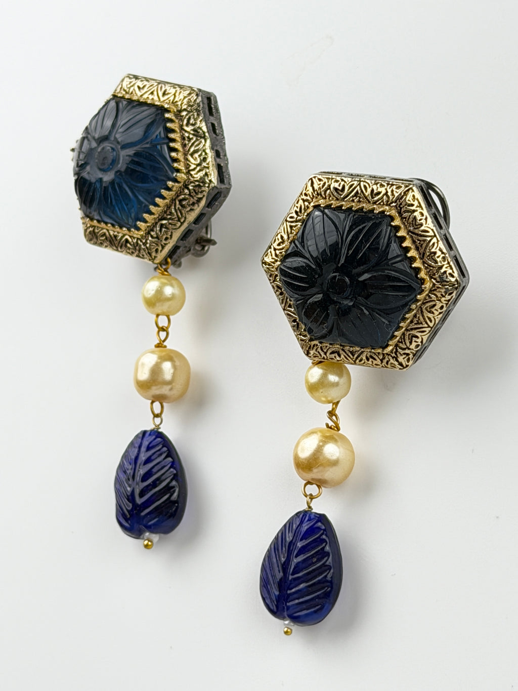 Midnight Lotus Carved Set