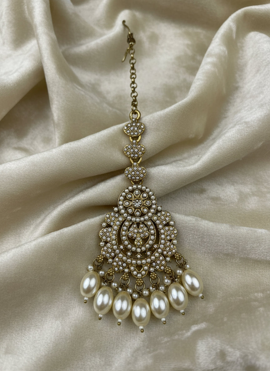 Sitara Pearl Dome Maang Tika