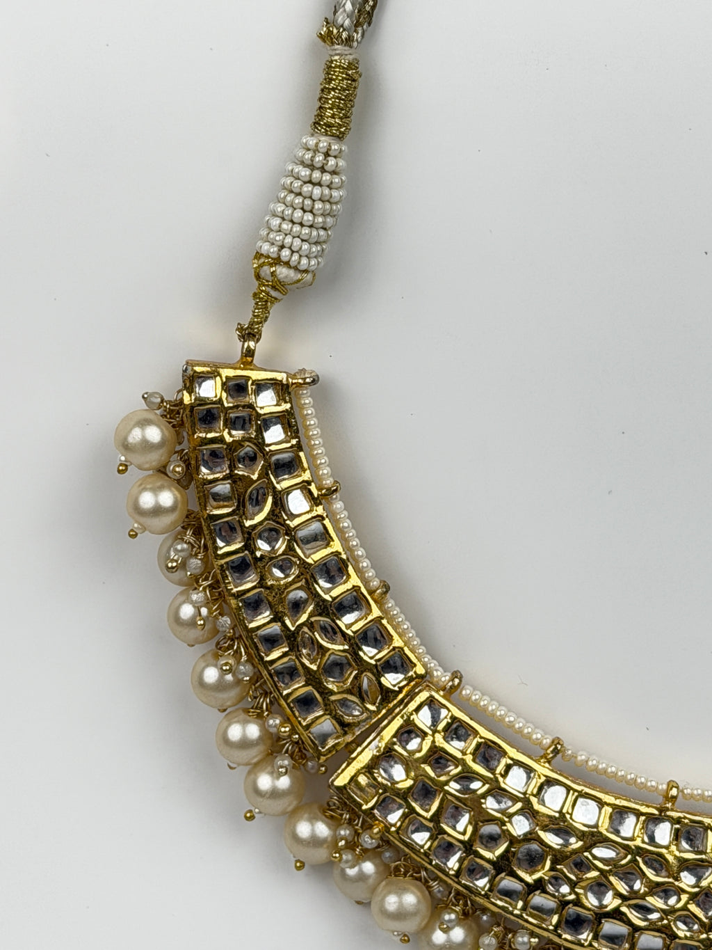 Amara Kundan Pearl Choker