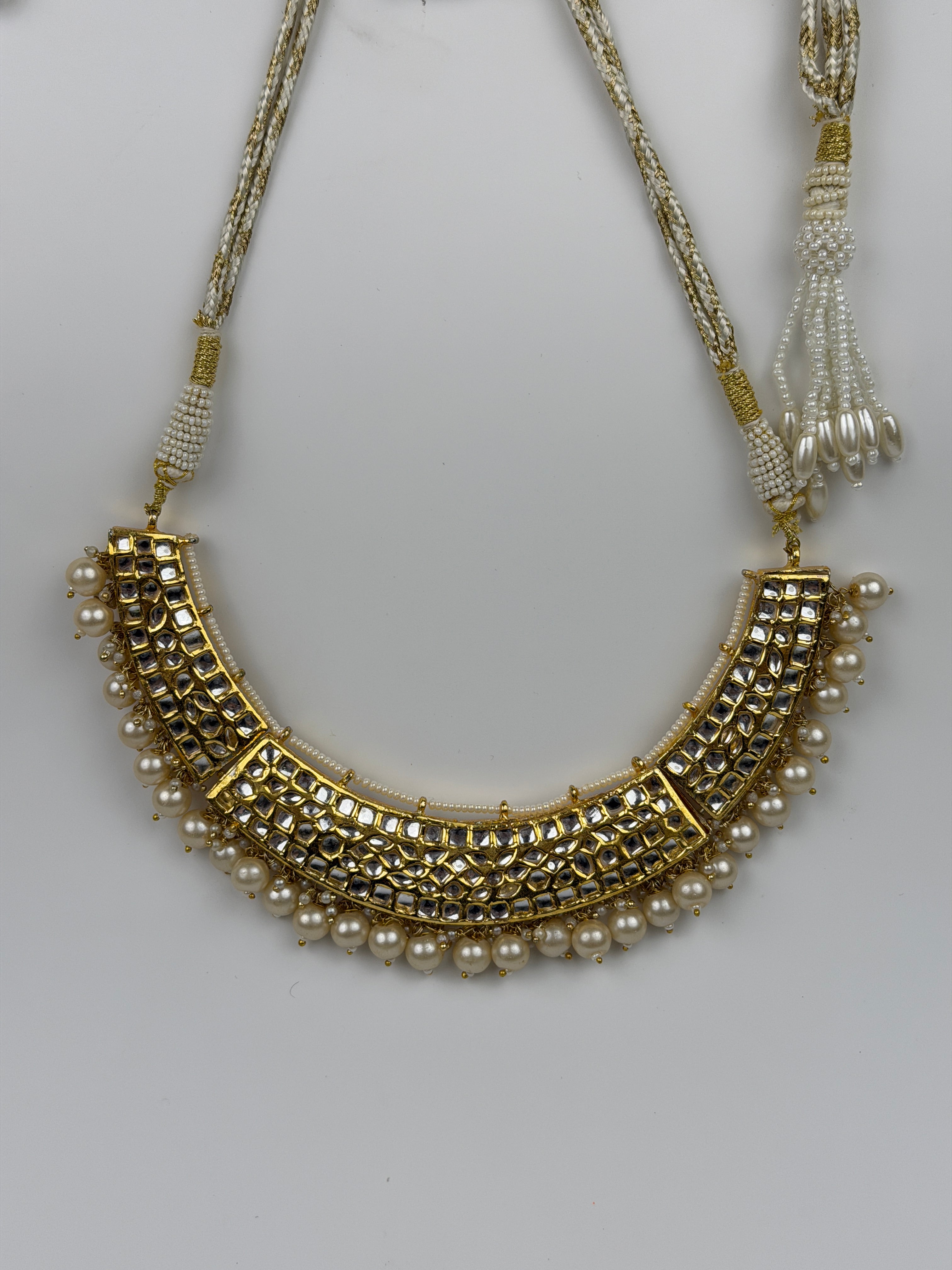 Amara Kundan Pearl Choker