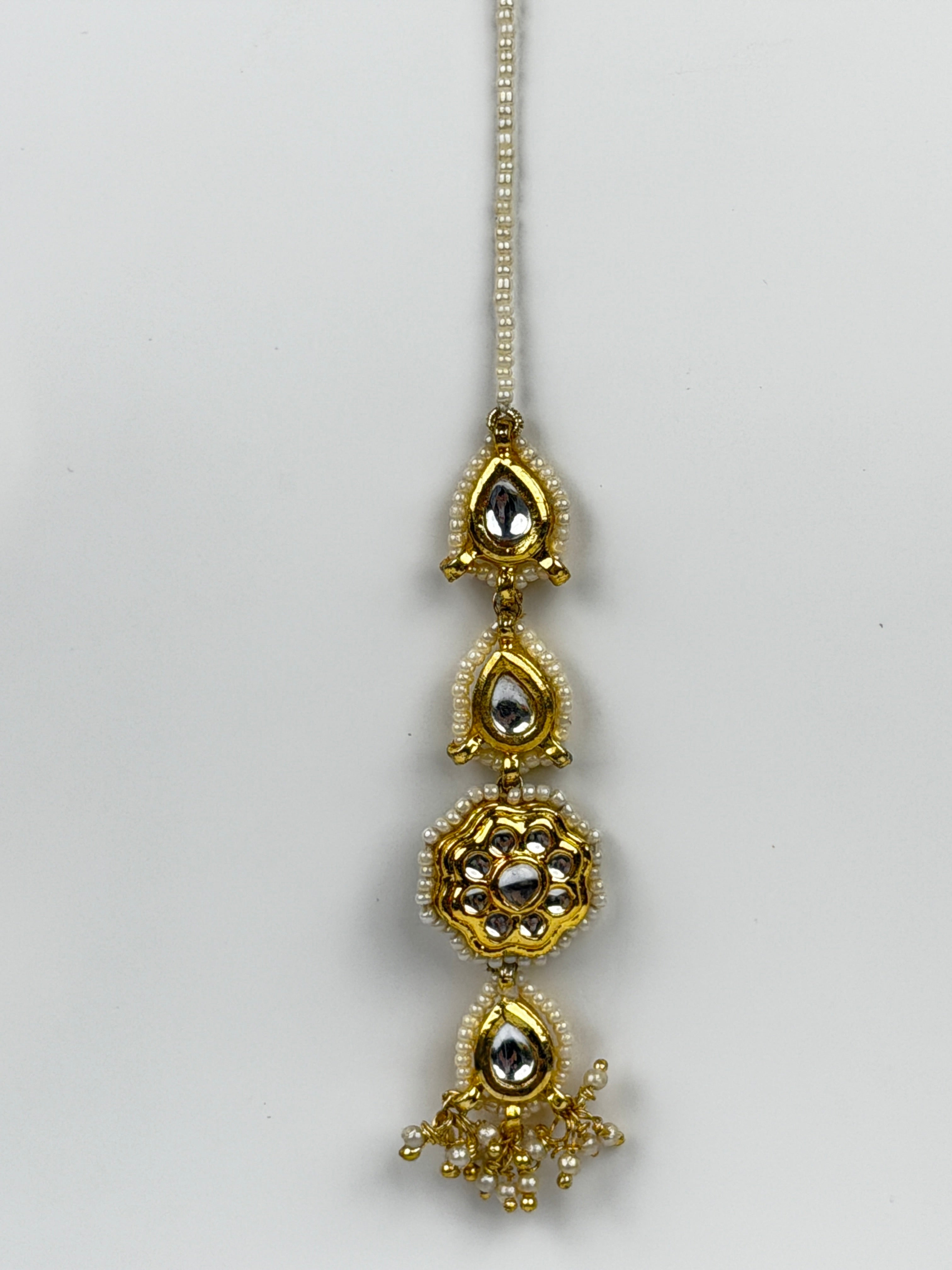 Noor Kundan Chand Maang Tika