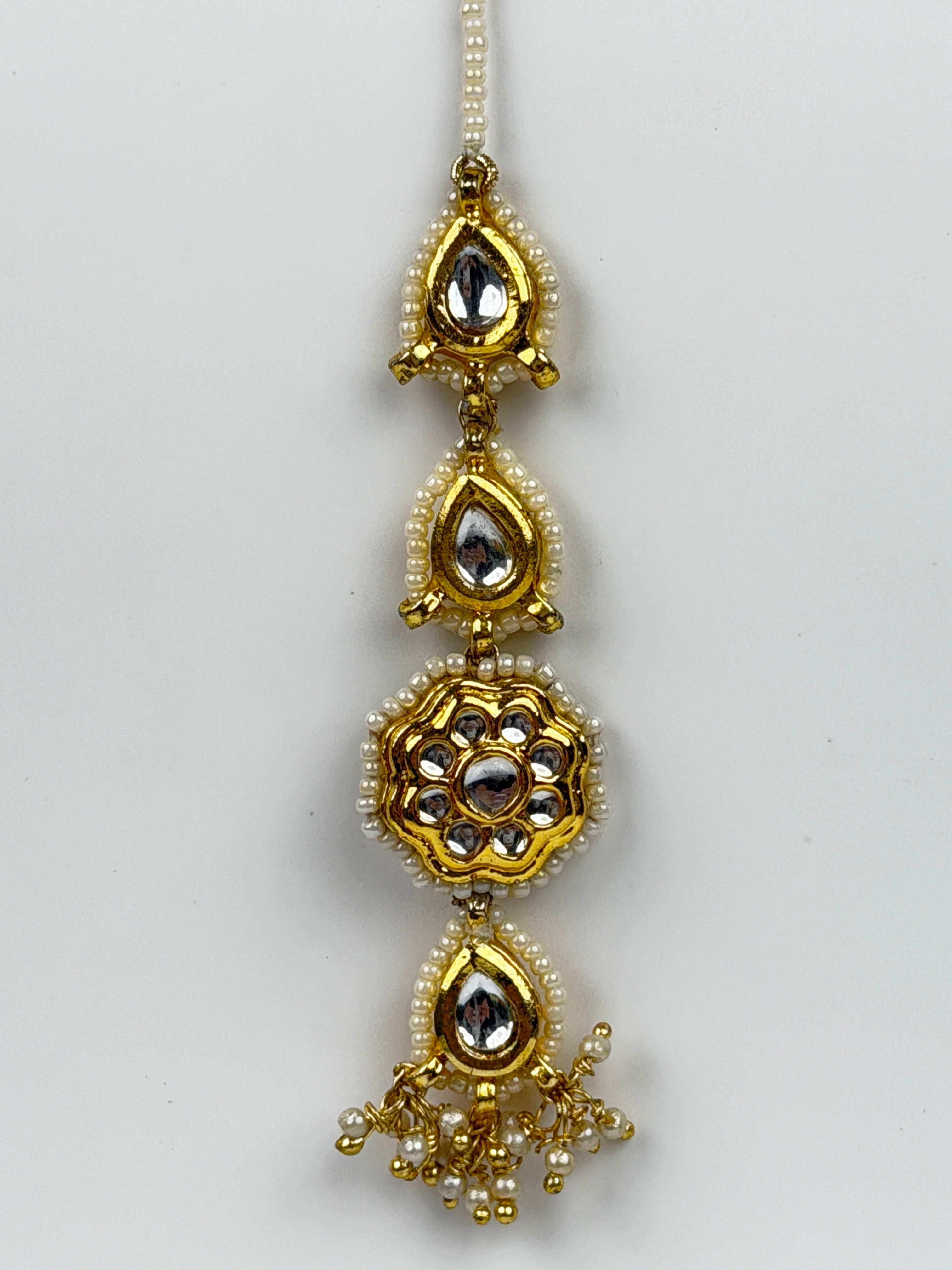 Noor Kundan Chand Maang Tika