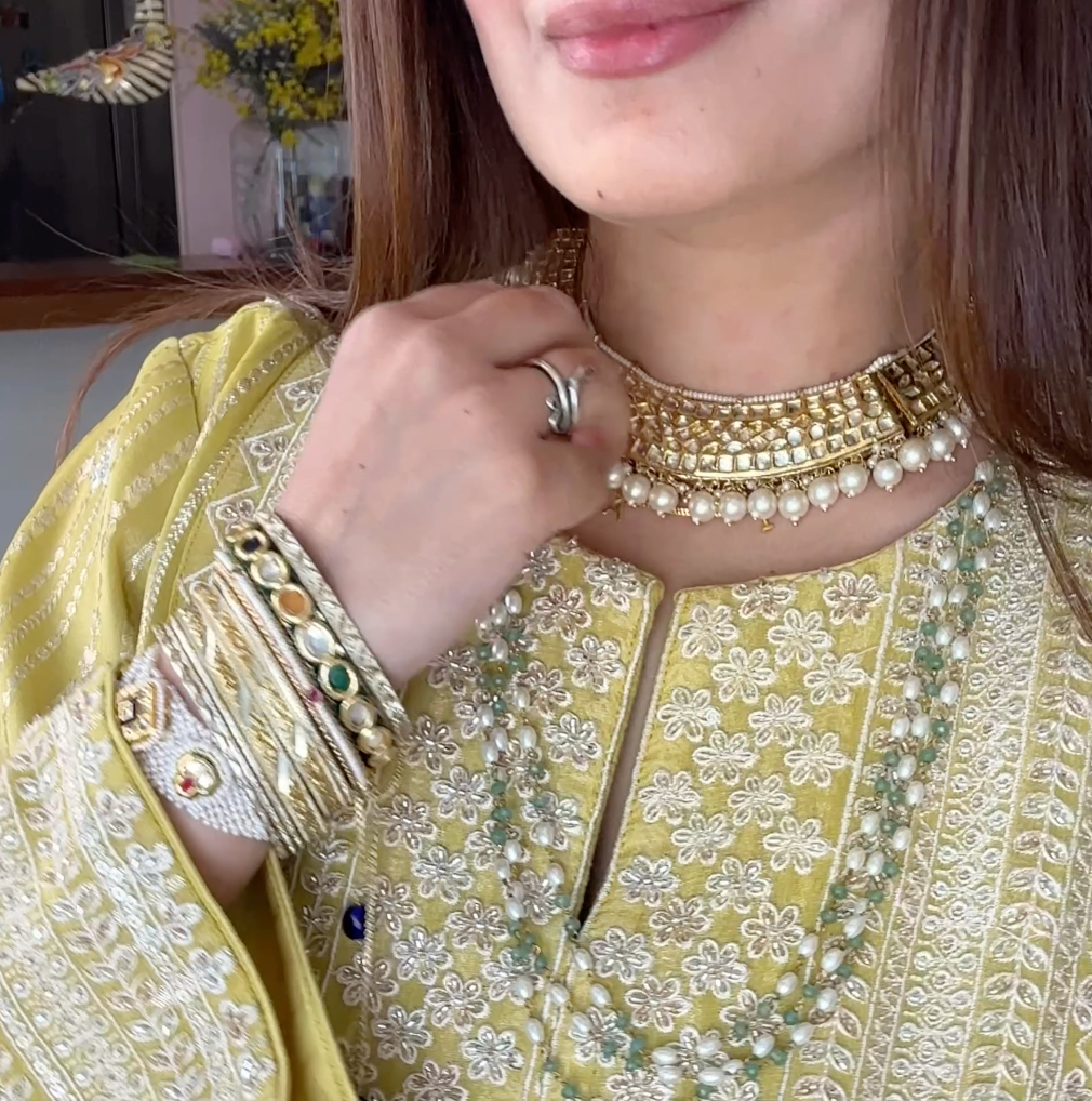 Amara Kundan Pearl Choker