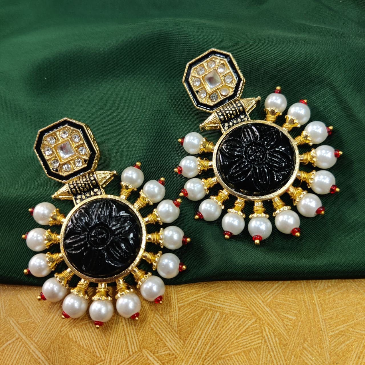 Glass Carving Stone Quality Gold Plated Kundan Meenakari Stud Earrings with Pearl Work