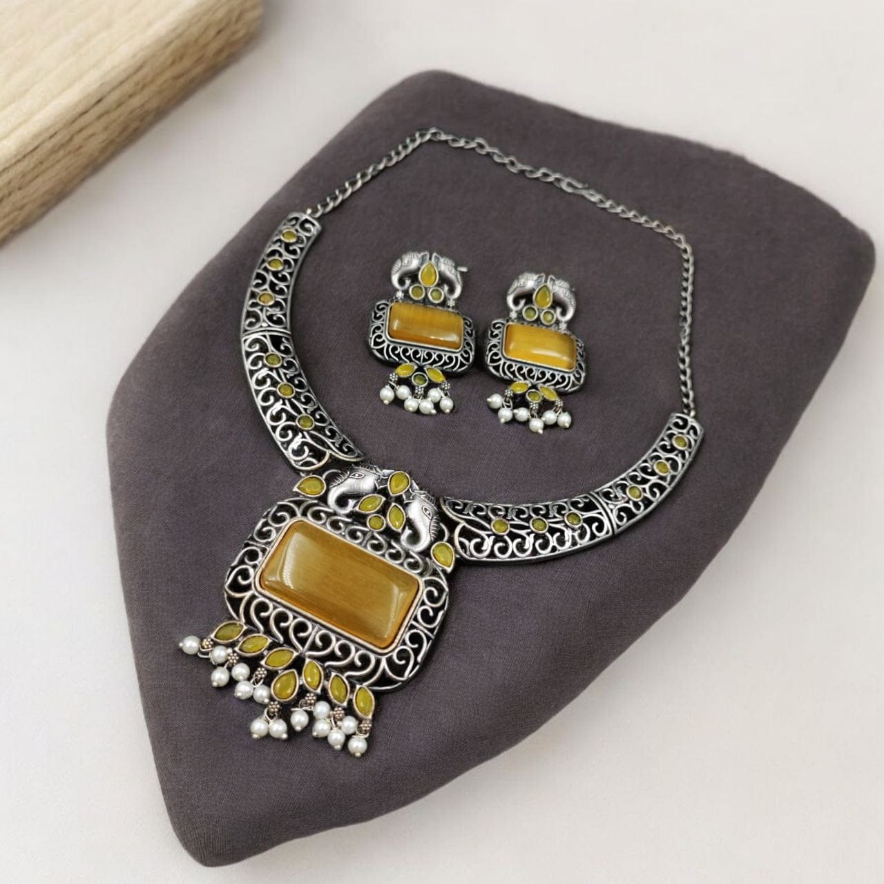 Antique Elephant Design Hasali Necklace Set | Best Vintage Jewelry