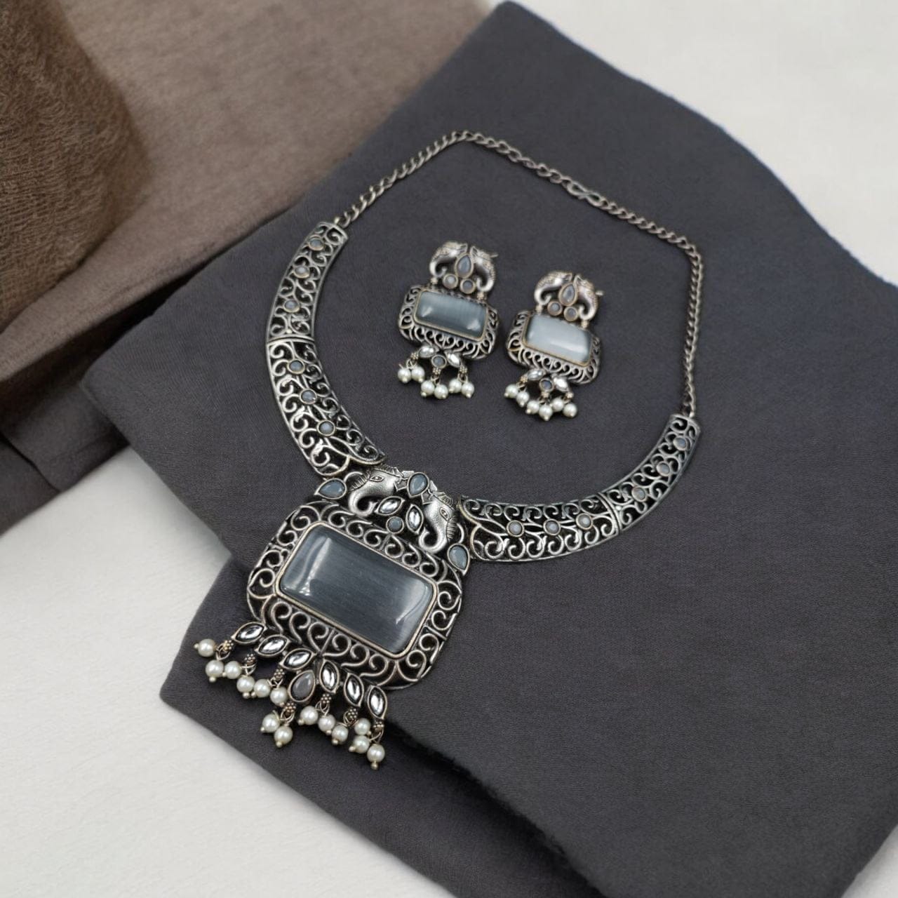 Antique Elephant Design Hasali Necklace Set | Best Vintage Jewelry