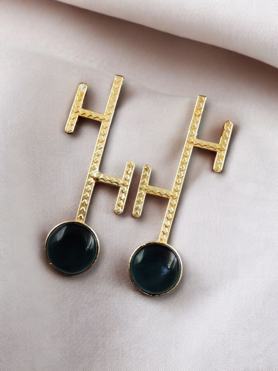 Goldplated Monalisa Stone Stud Earrings – Perfect Contemporary Jewelry