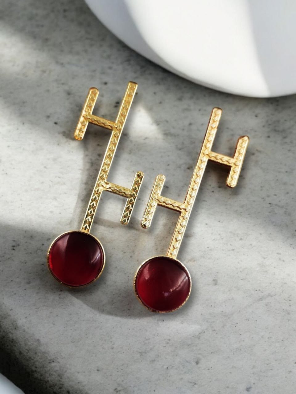 Goldplated Monalisa Stone Stud Earrings – Perfect Contemporary Jewelry