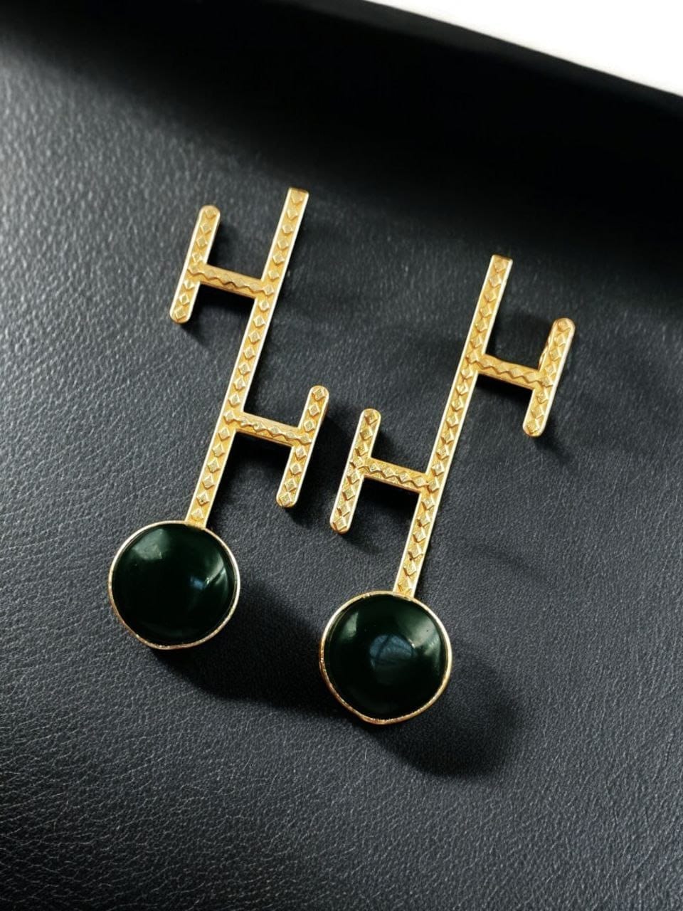 Goldplated Monalisa Stone Stud Earrings – Perfect Contemporary Jewelry
