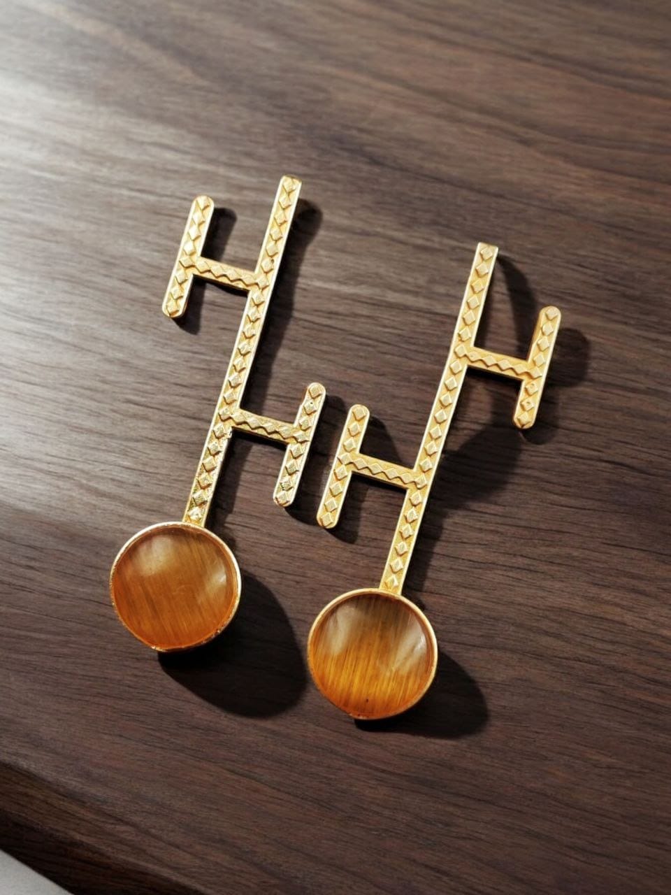 Goldplated Monalisa Stone Stud Earrings – Perfect Contemporary Jewelry
