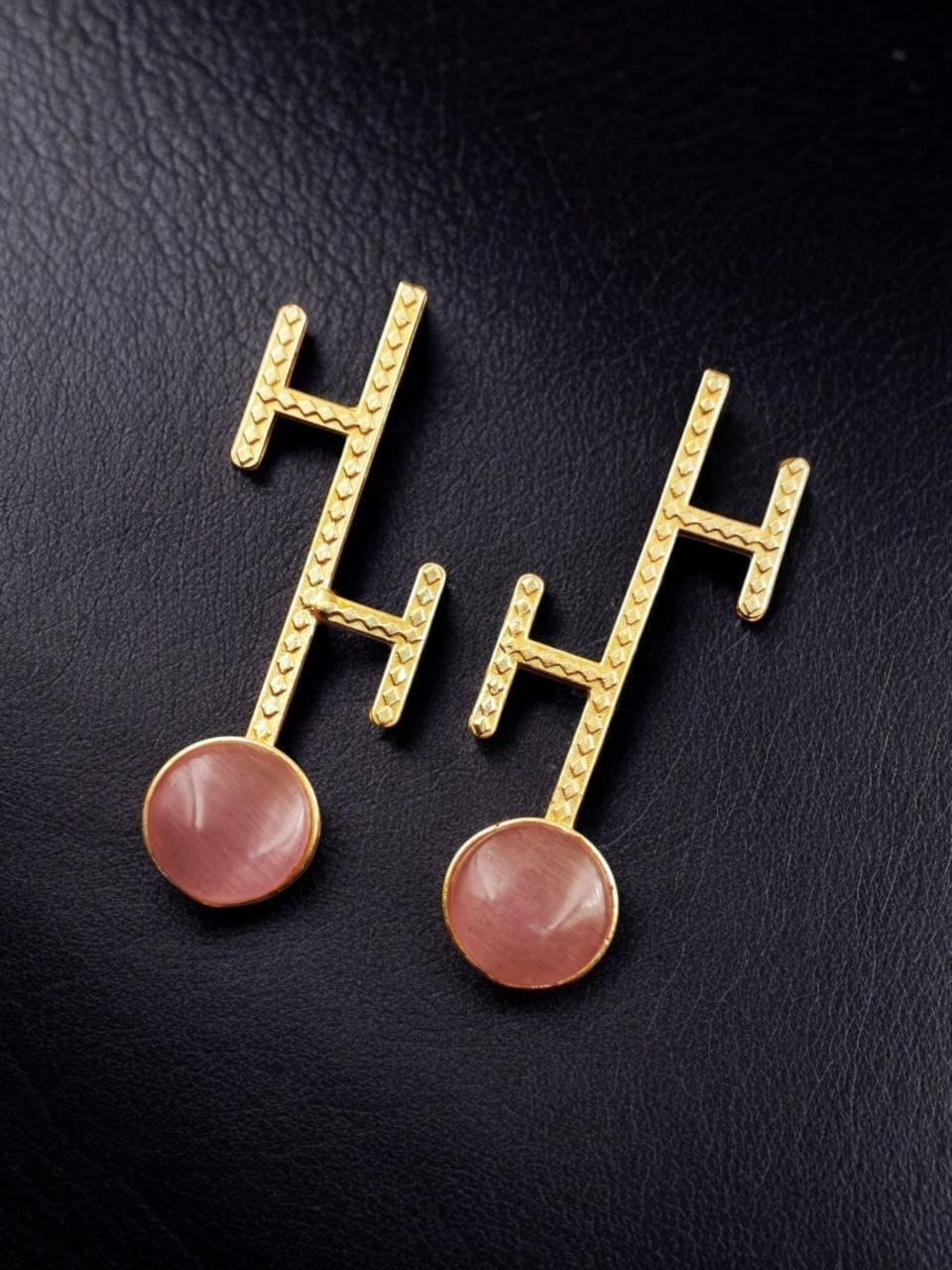 Goldplated Monalisa Stone Stud Earrings – Perfect Contemporary Jewelry