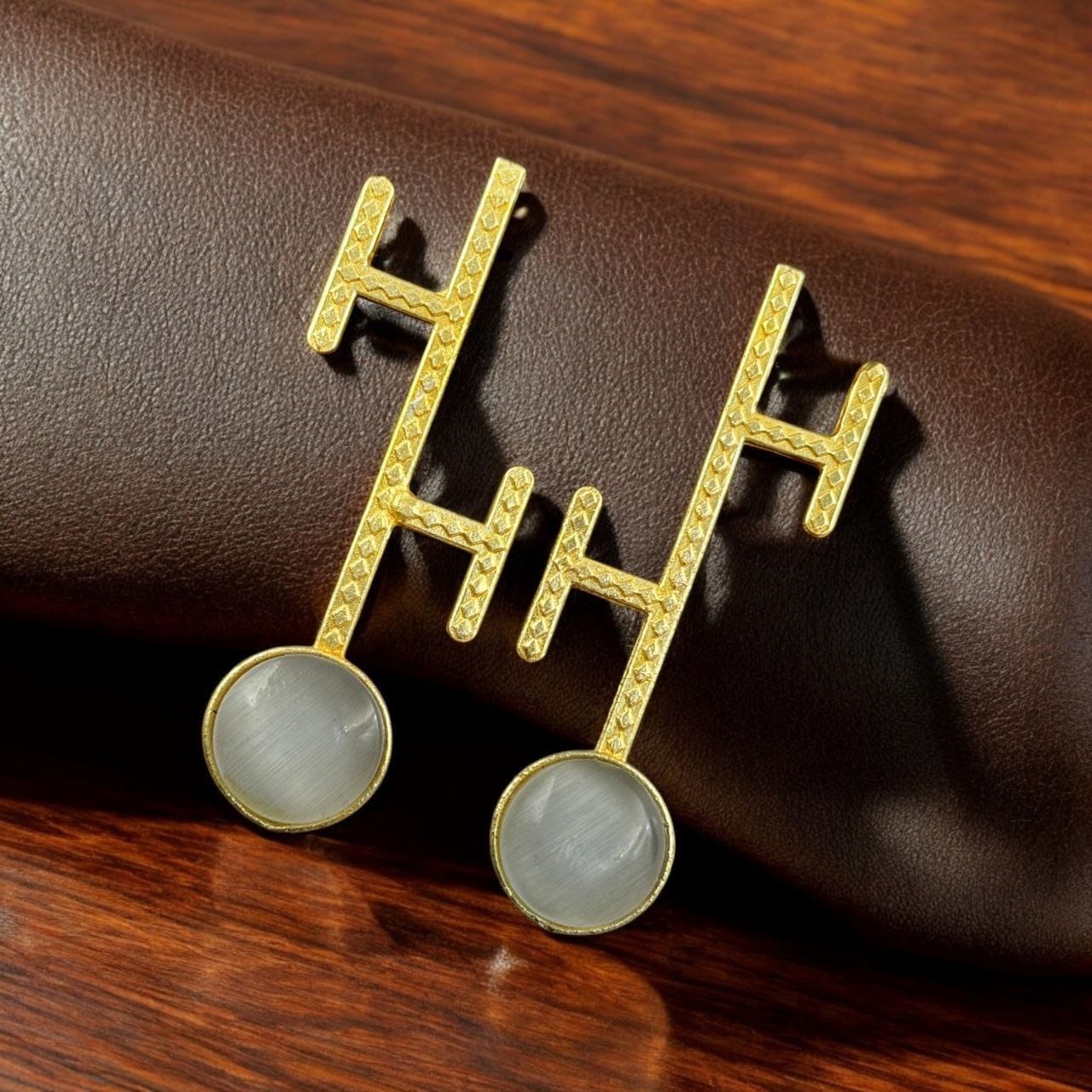 Goldplated Monalisa Stone Stud Earrings – Perfect Contemporary Jewelry