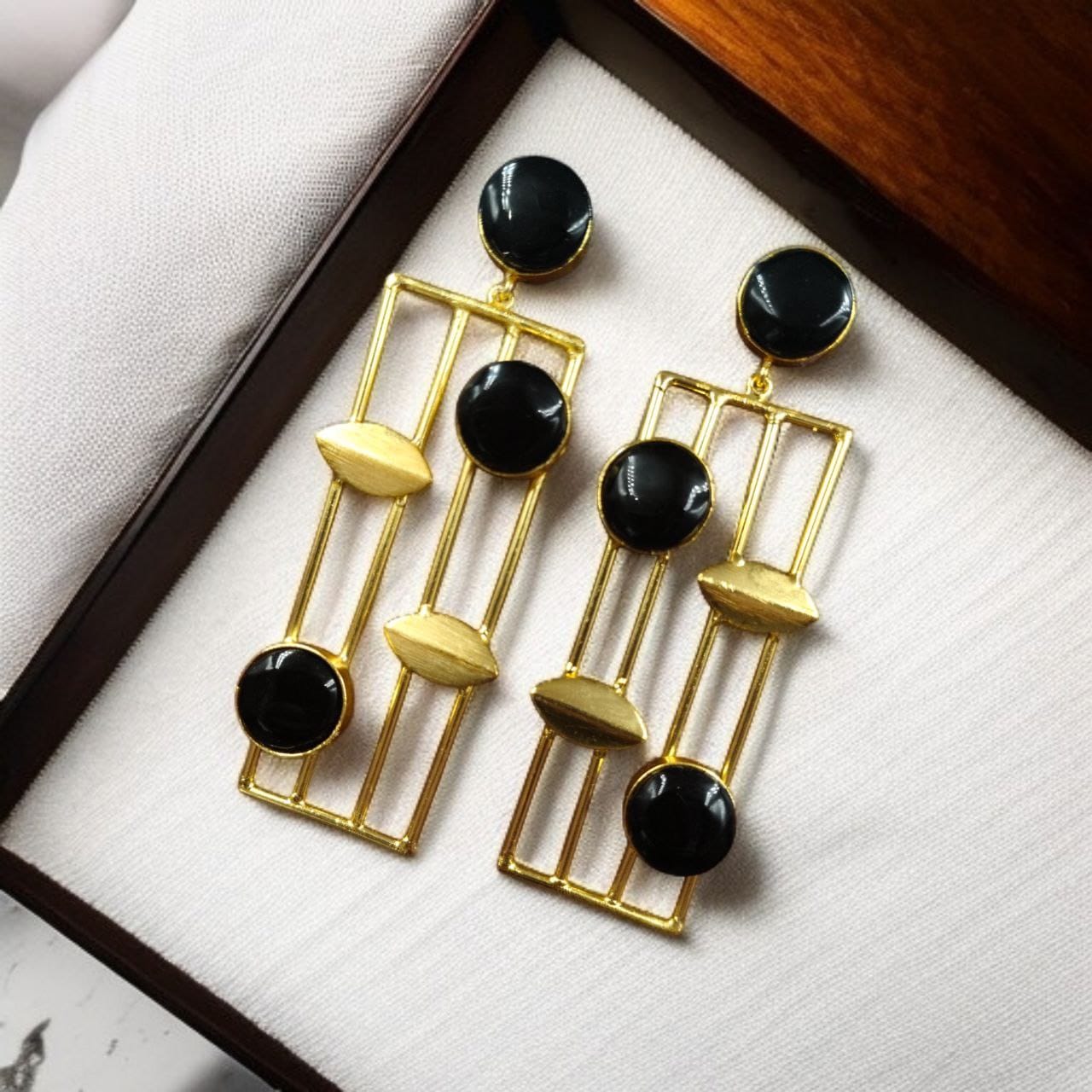 Traditional Indian Wedding Earrings – Adorable Gold Plated Handmade Jewelry with Stone