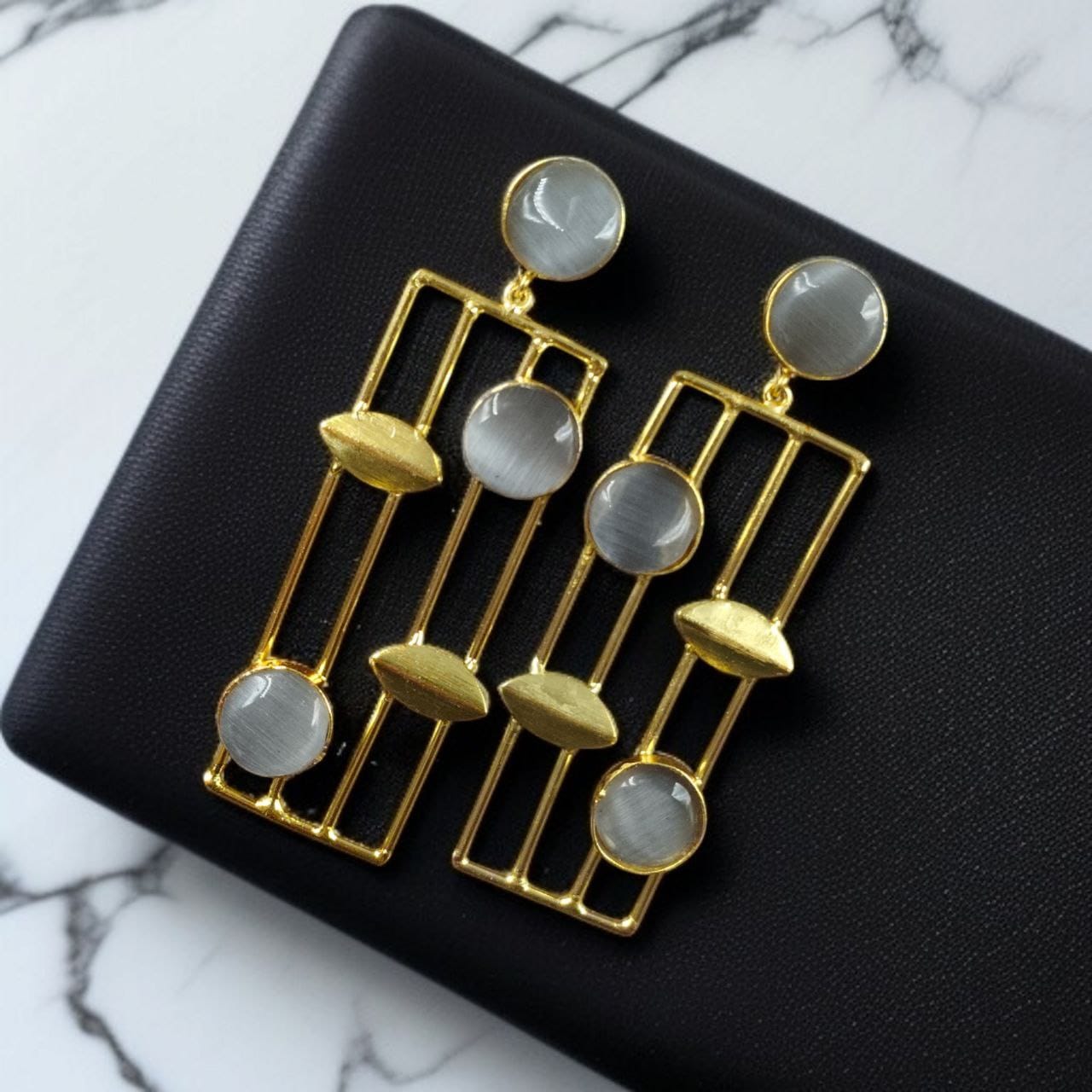 Traditional Indian Wedding Earrings – Adorable Gold Plated Handmade Jewelry with Stone