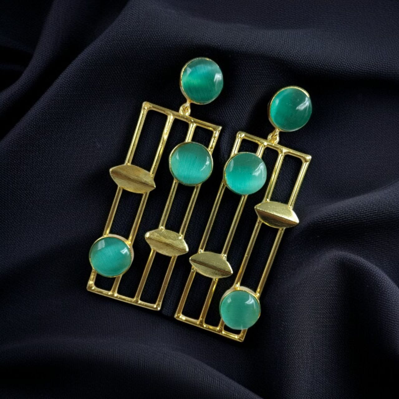 Traditional Indian Wedding Earrings – Adorable Gold Plated Handmade Jewelry with Stone